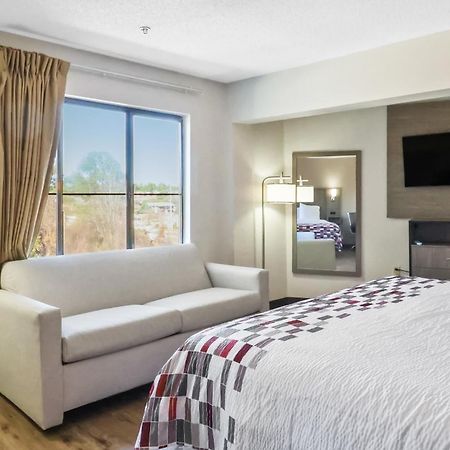 Red Roof Inn & Suites Fayetteville-Fort Bragg Esterno foto