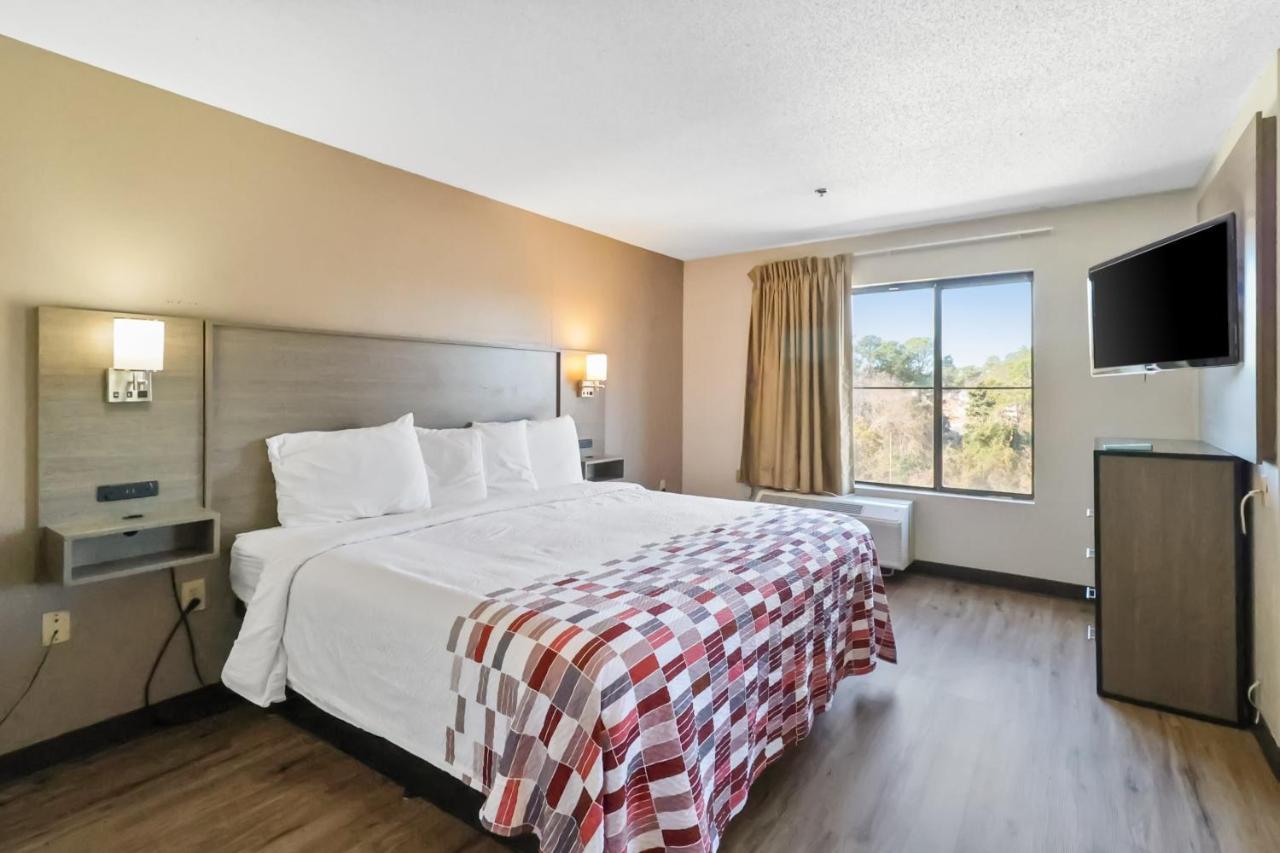 Red Roof Inn & Suites Fayetteville-Fort Bragg Esterno foto
