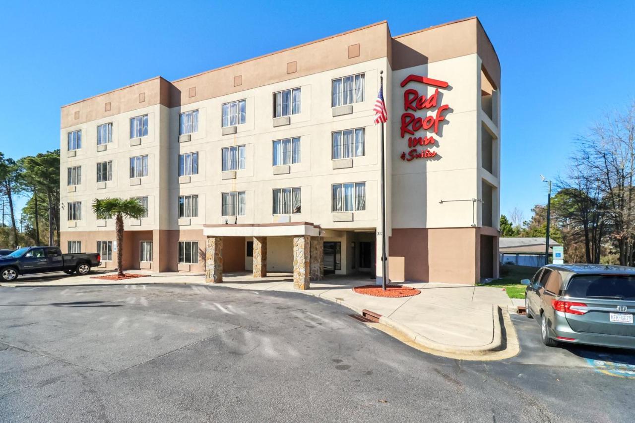 Red Roof Inn & Suites Fayetteville-Fort Bragg Esterno foto