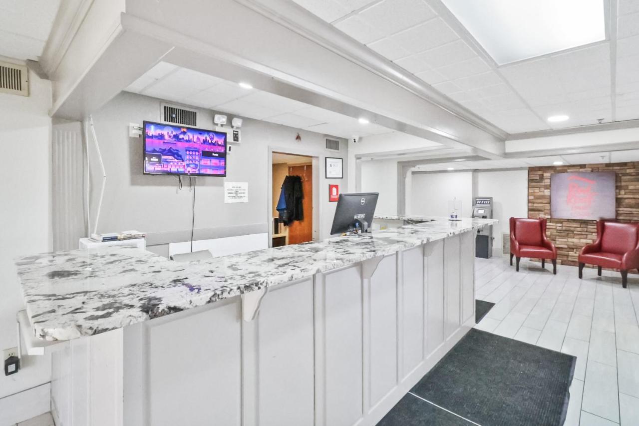 Red Roof Inn & Suites Fayetteville-Fort Bragg Esterno foto