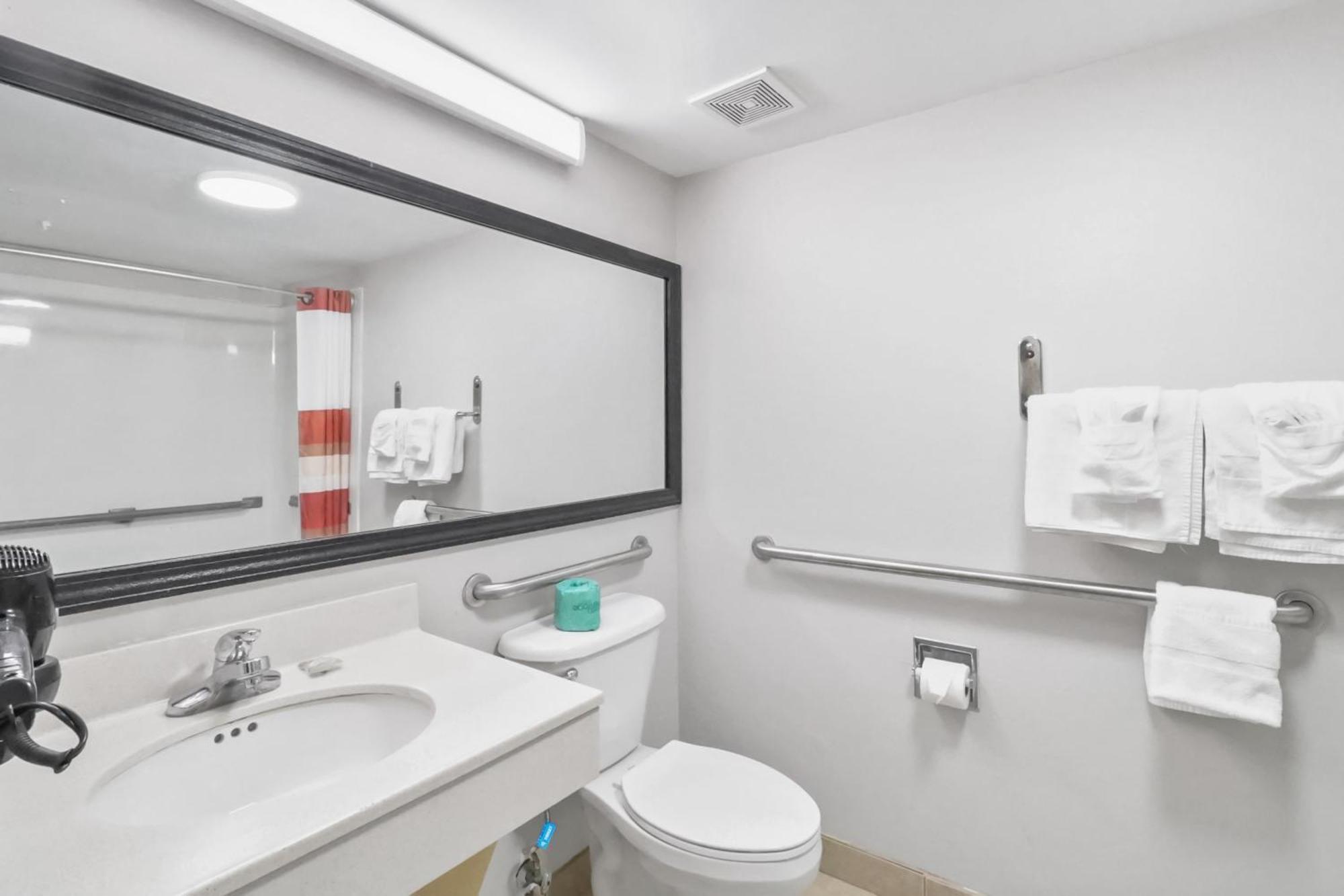 Red Roof Inn & Suites Fayetteville-Fort Bragg Esterno foto