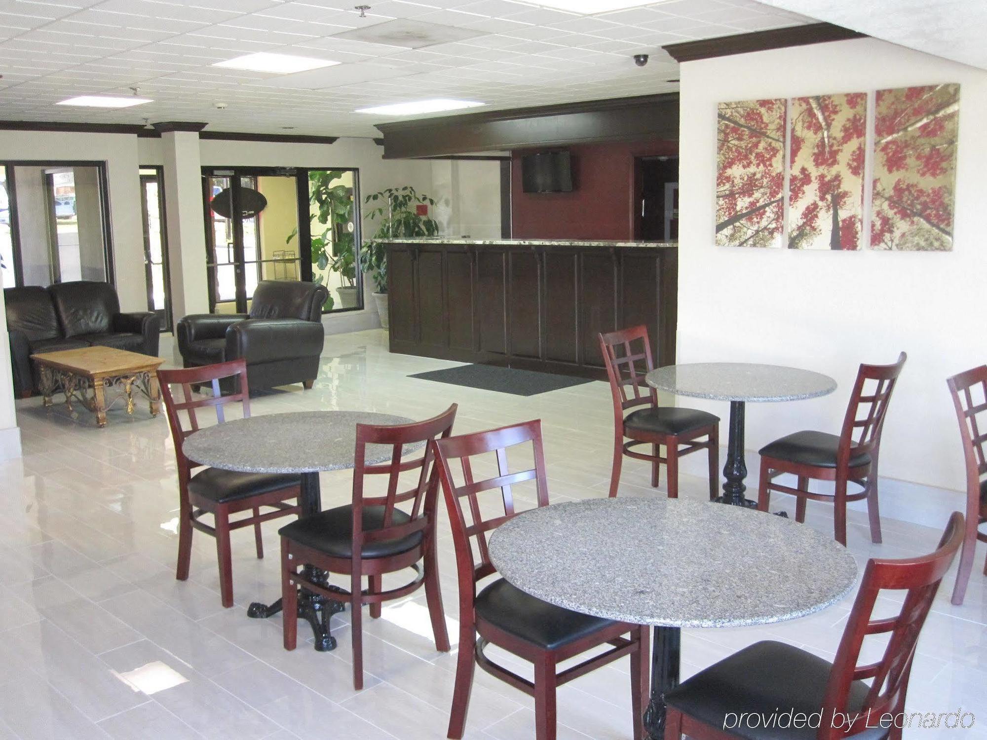 Red Roof Inn & Suites Fayetteville-Fort Bragg Esterno foto