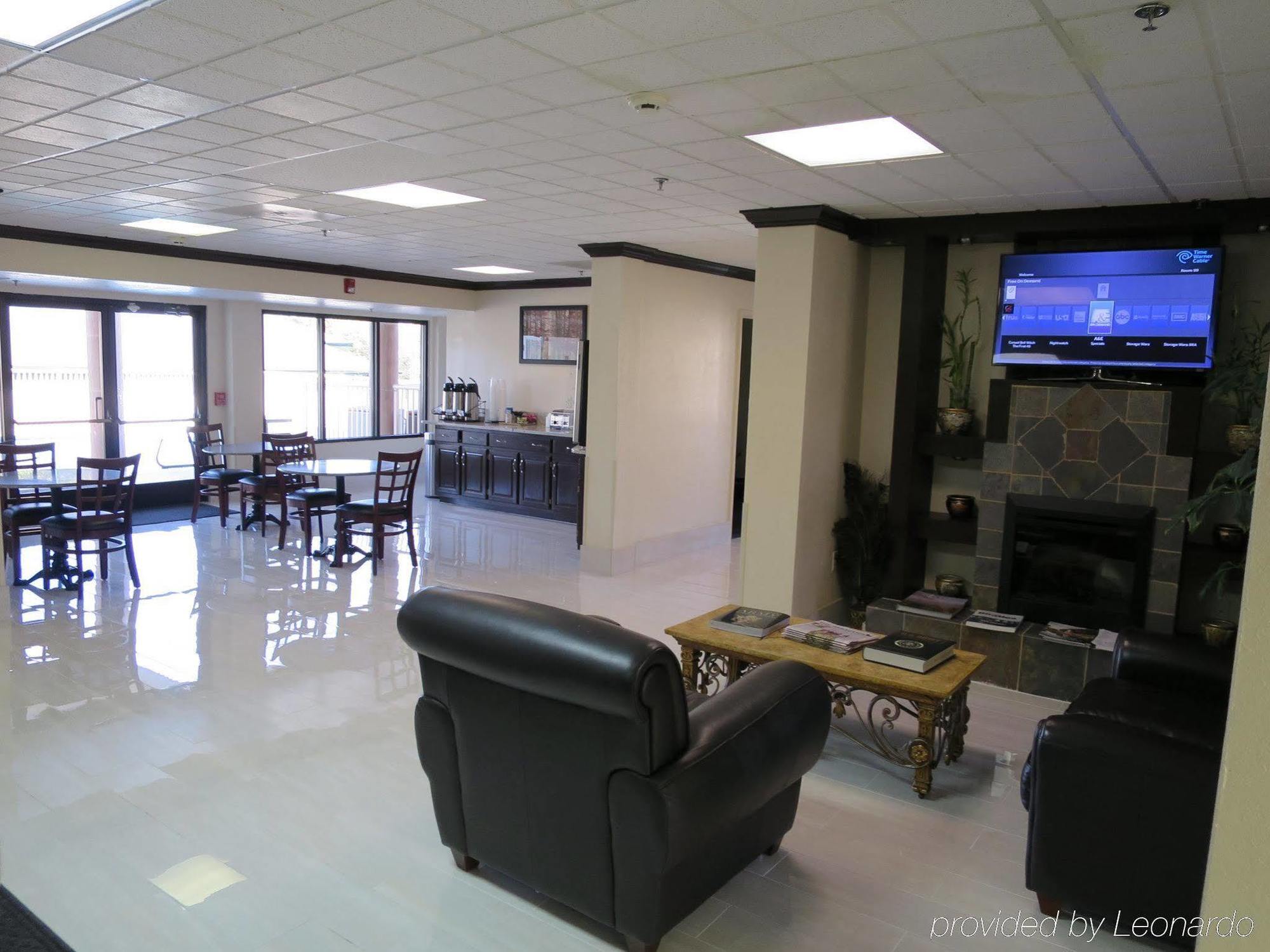 Red Roof Inn & Suites Fayetteville-Fort Bragg Esterno foto