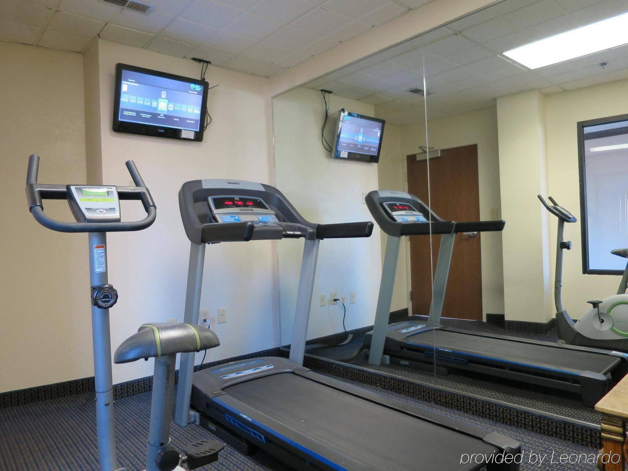 Red Roof Inn & Suites Fayetteville-Fort Bragg Esterno foto