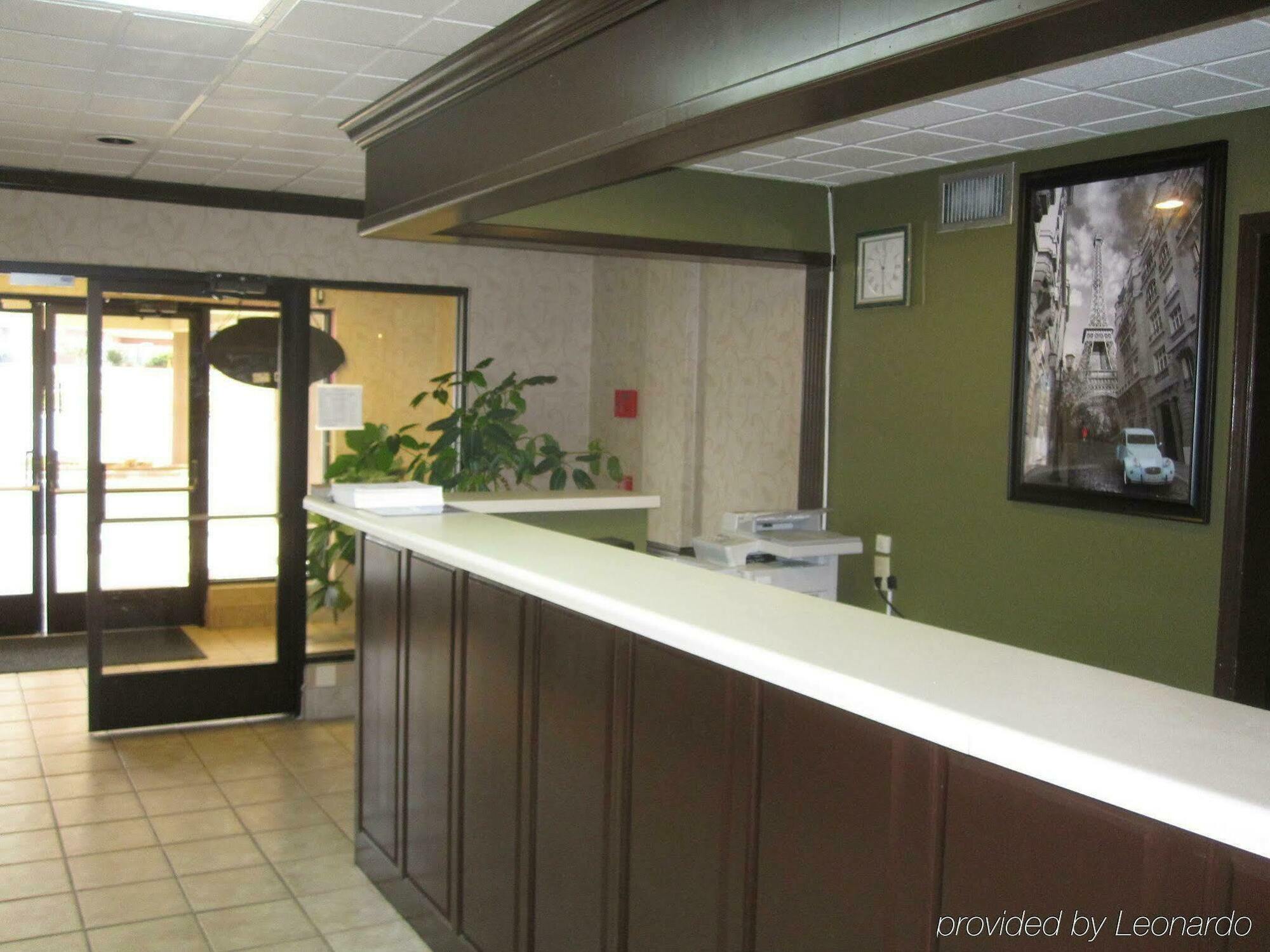 Red Roof Inn & Suites Fayetteville-Fort Bragg Esterno foto
